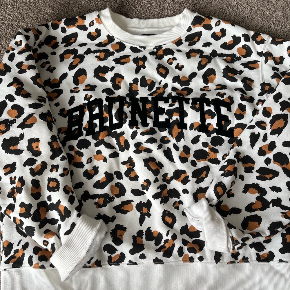 Crewneck sweatshirt. Good condition.